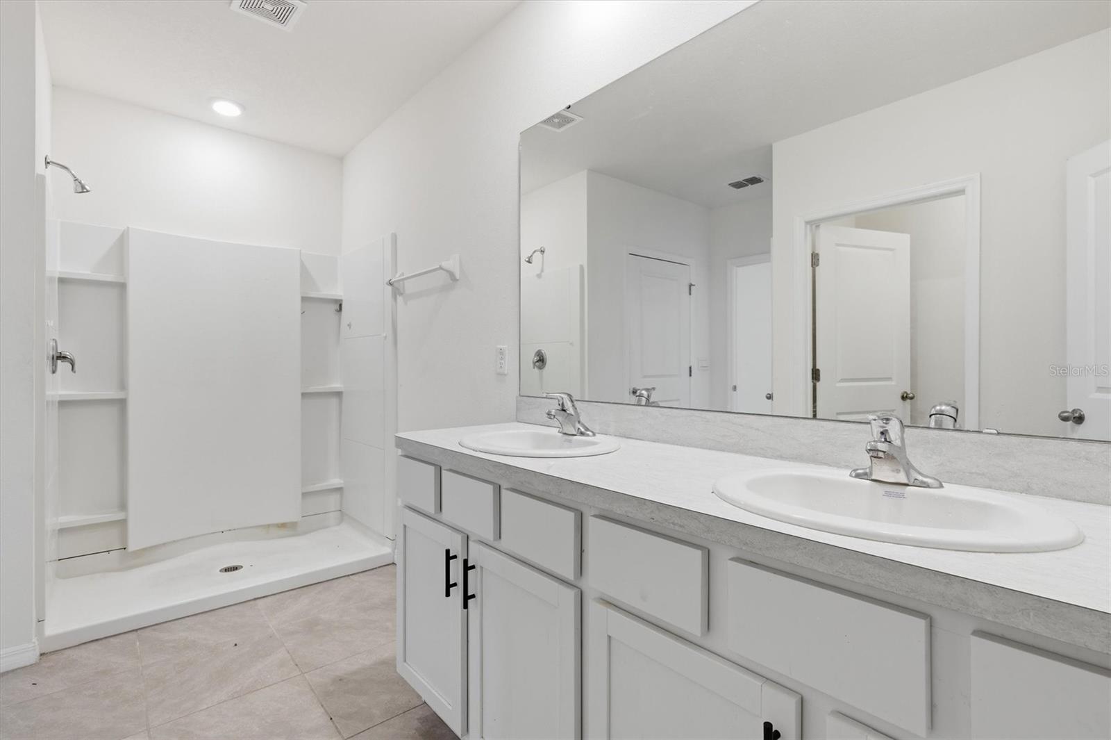 Image 20 of 40 For 5608 Wandering Willow Drive