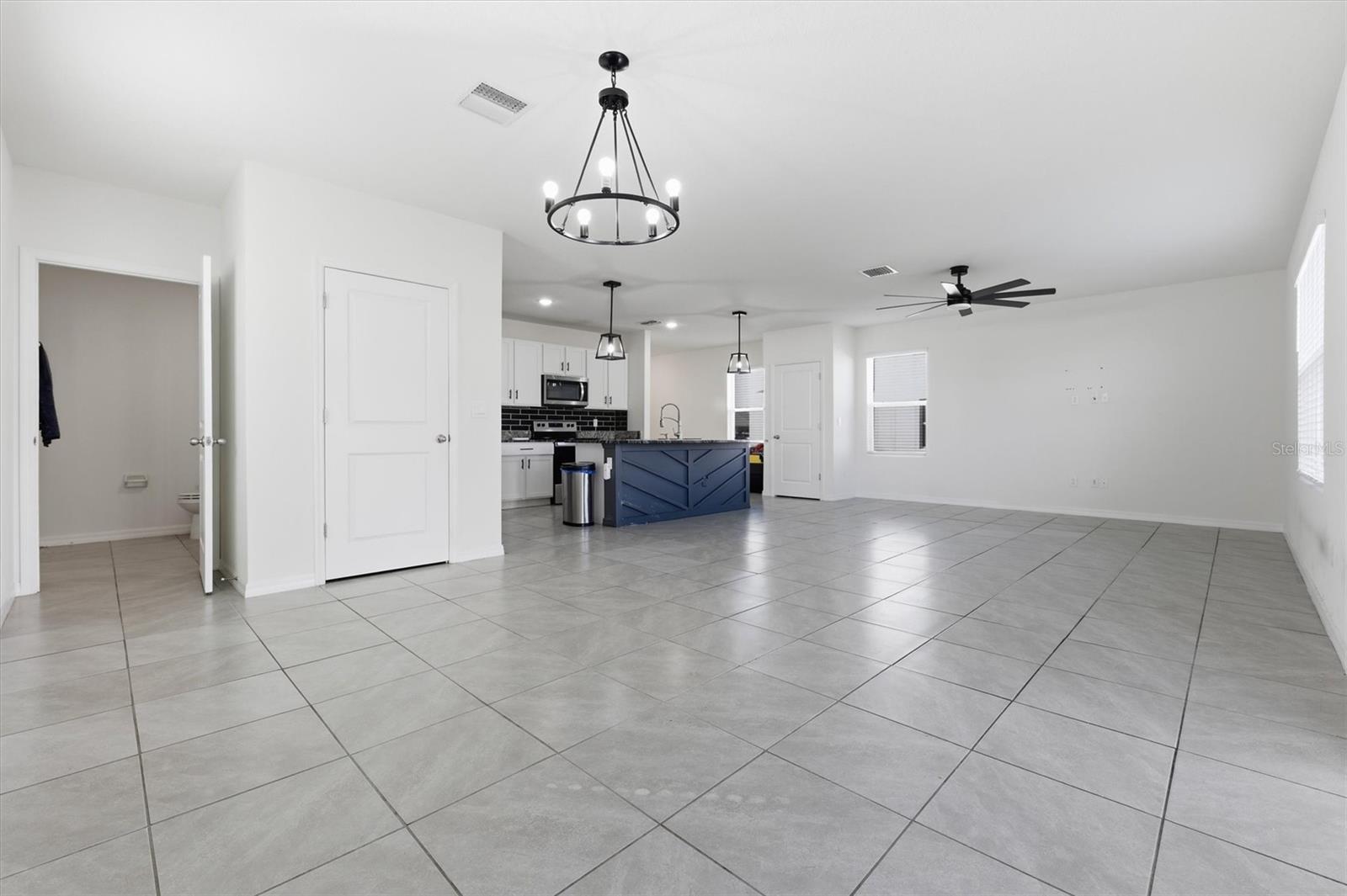 Image 5 of 40 For 5608 Wandering Willow Drive