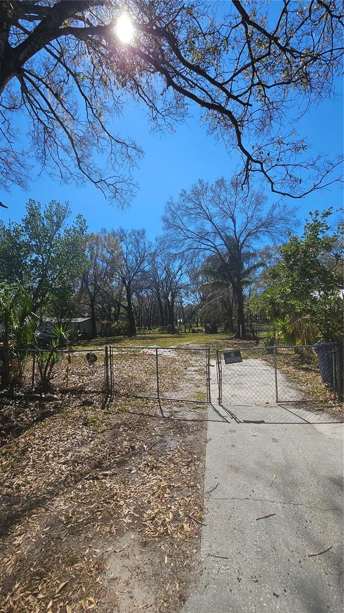 Listing photo id 5 for 7207 Rhode Island Drive