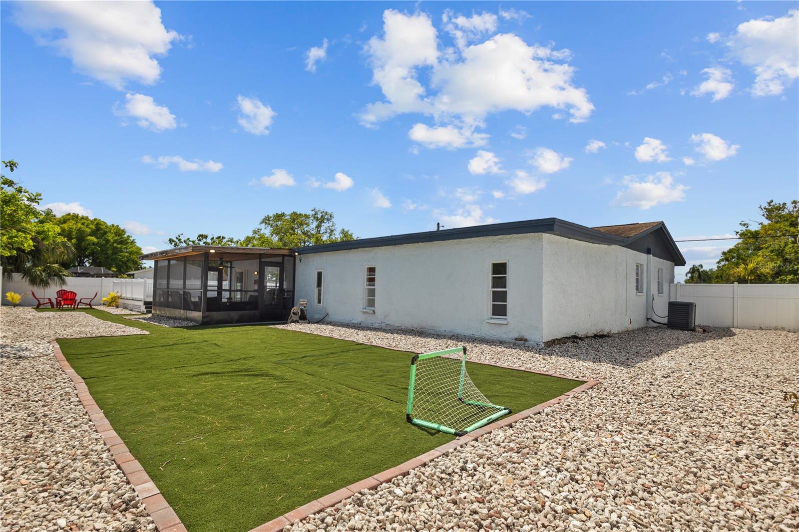 Image 25 of 26 For 6001 Tampa Shores Boulevard