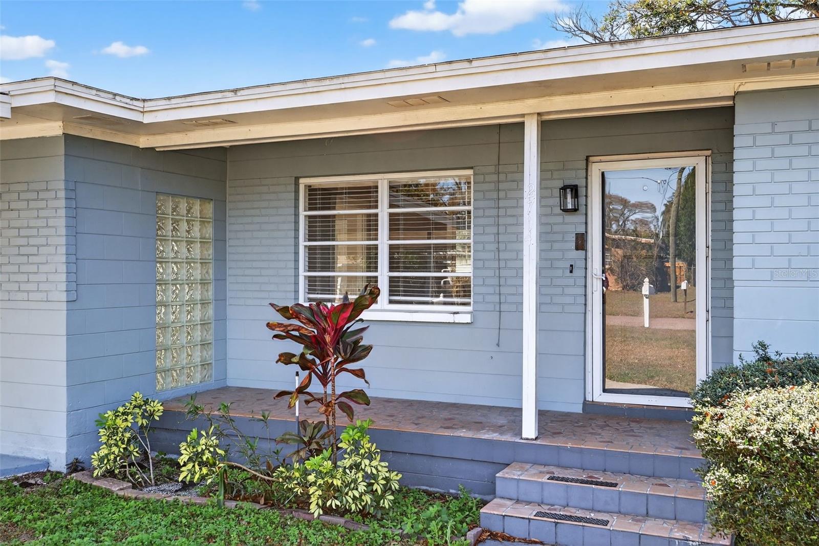 Image 4 of 26 For 2714 Grace Street