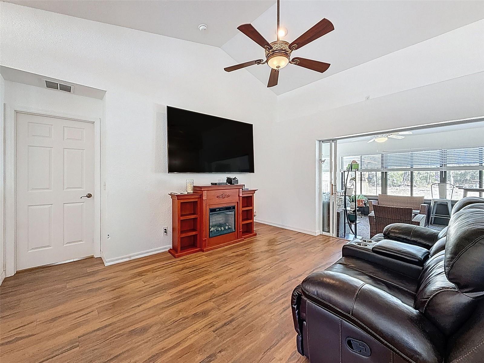 Image 9 of 52 For 9131 Alpinia Drive