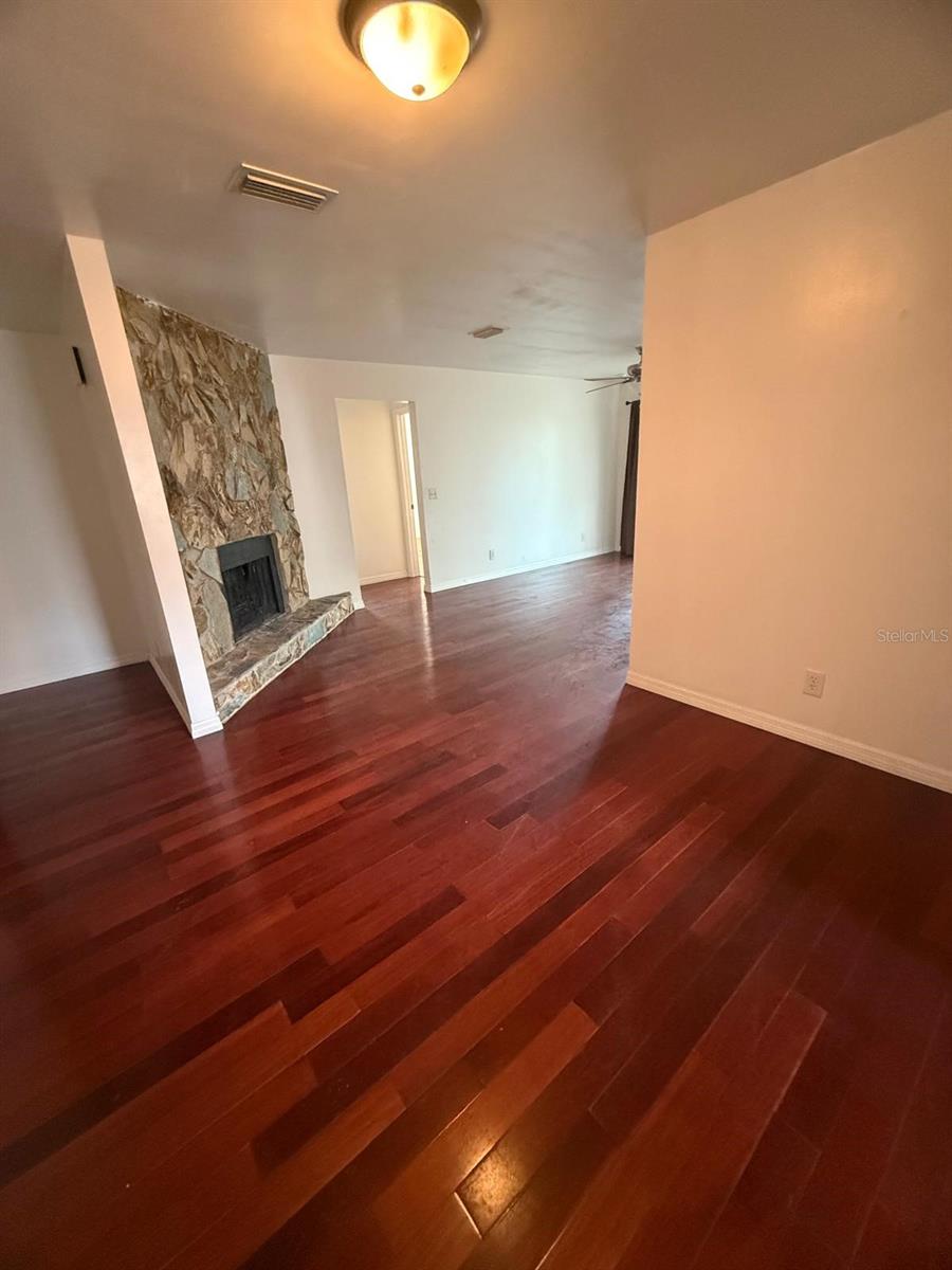 Image 4 of 14 For 4913 Liberty Street