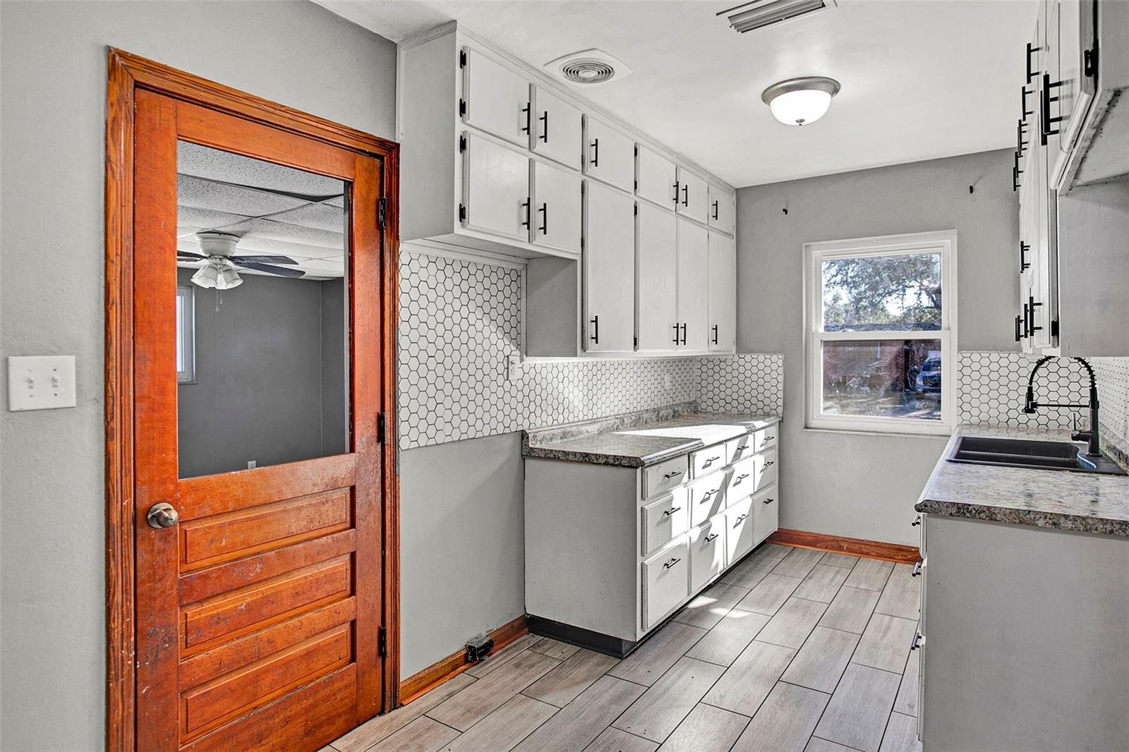 Image 6 of 21 For 4122 Rendale Drive