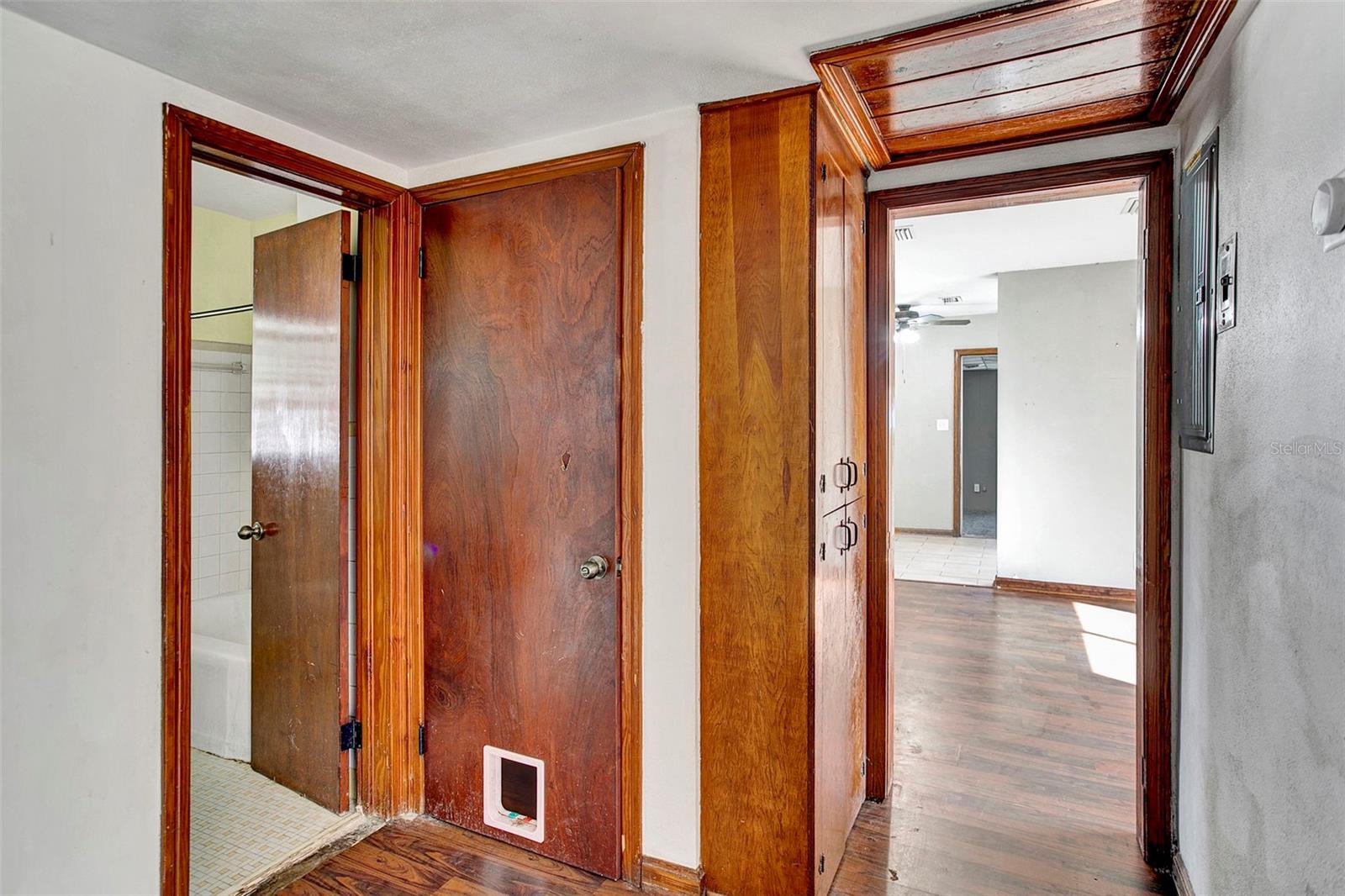 Image 8 of 21 For 4122 Rendale Drive