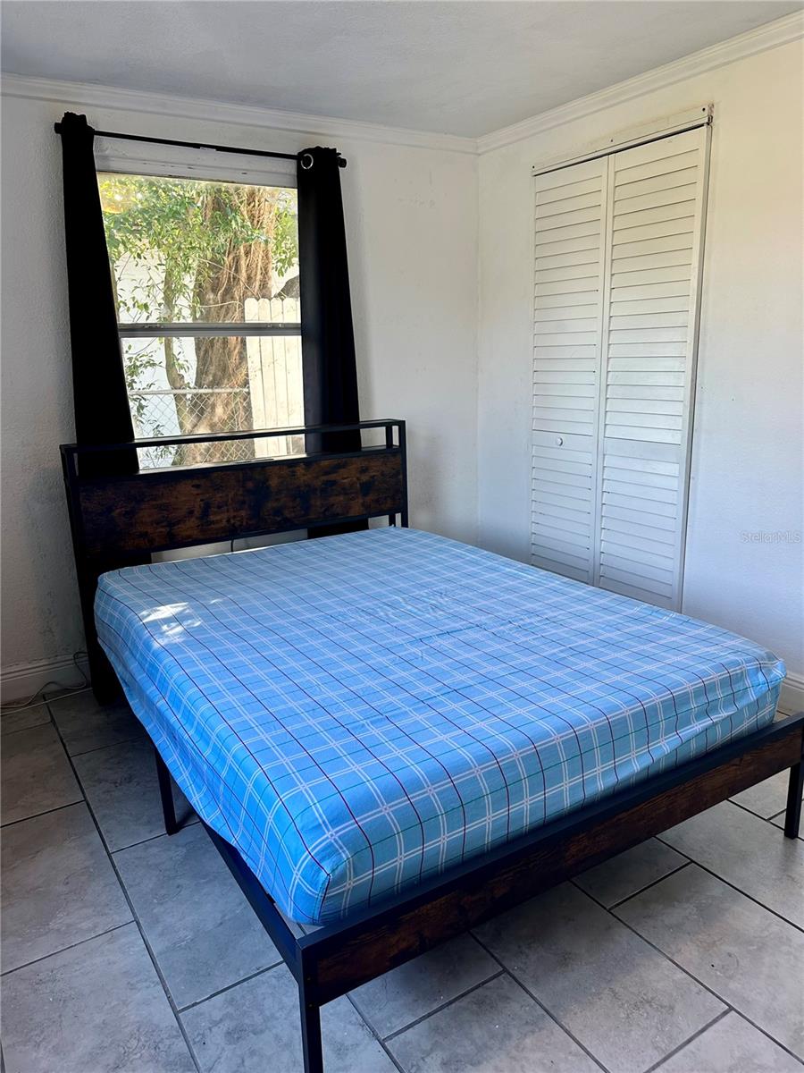 Image 15 of 48 For 2003 Humphrey St