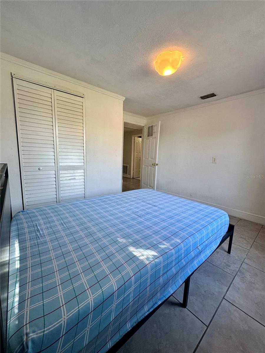 Image 17 of 48 For 2003 Humphrey St