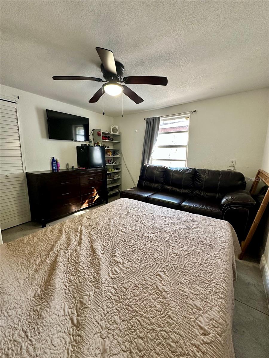 Image 27 of 48 For 2003 Humphrey St