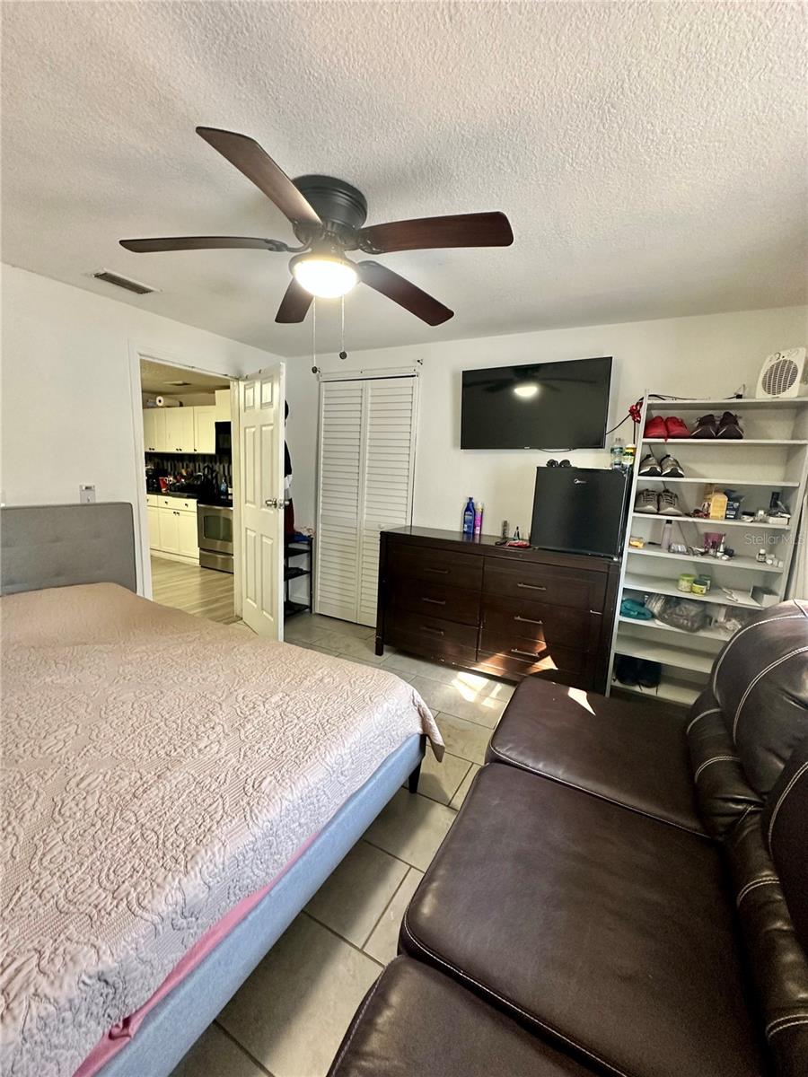 Image 28 of 48 For 2003 Humphrey St