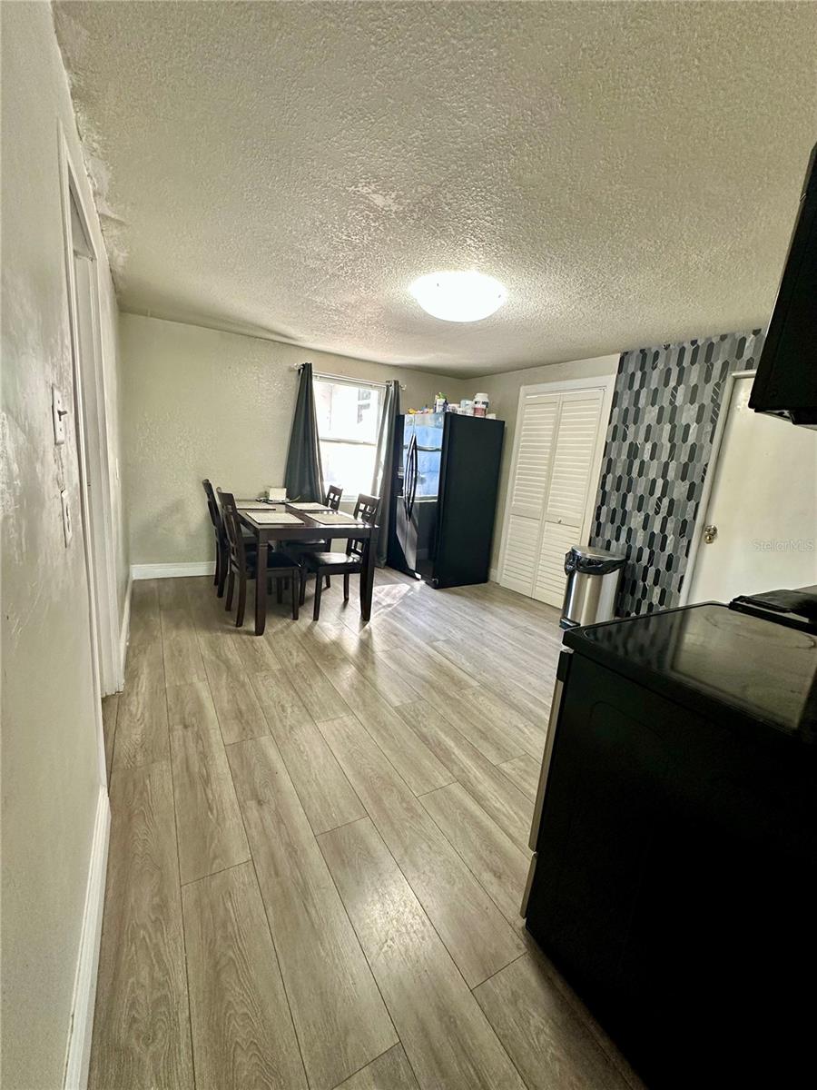 Image 32 of 48 For 2003 Humphrey St