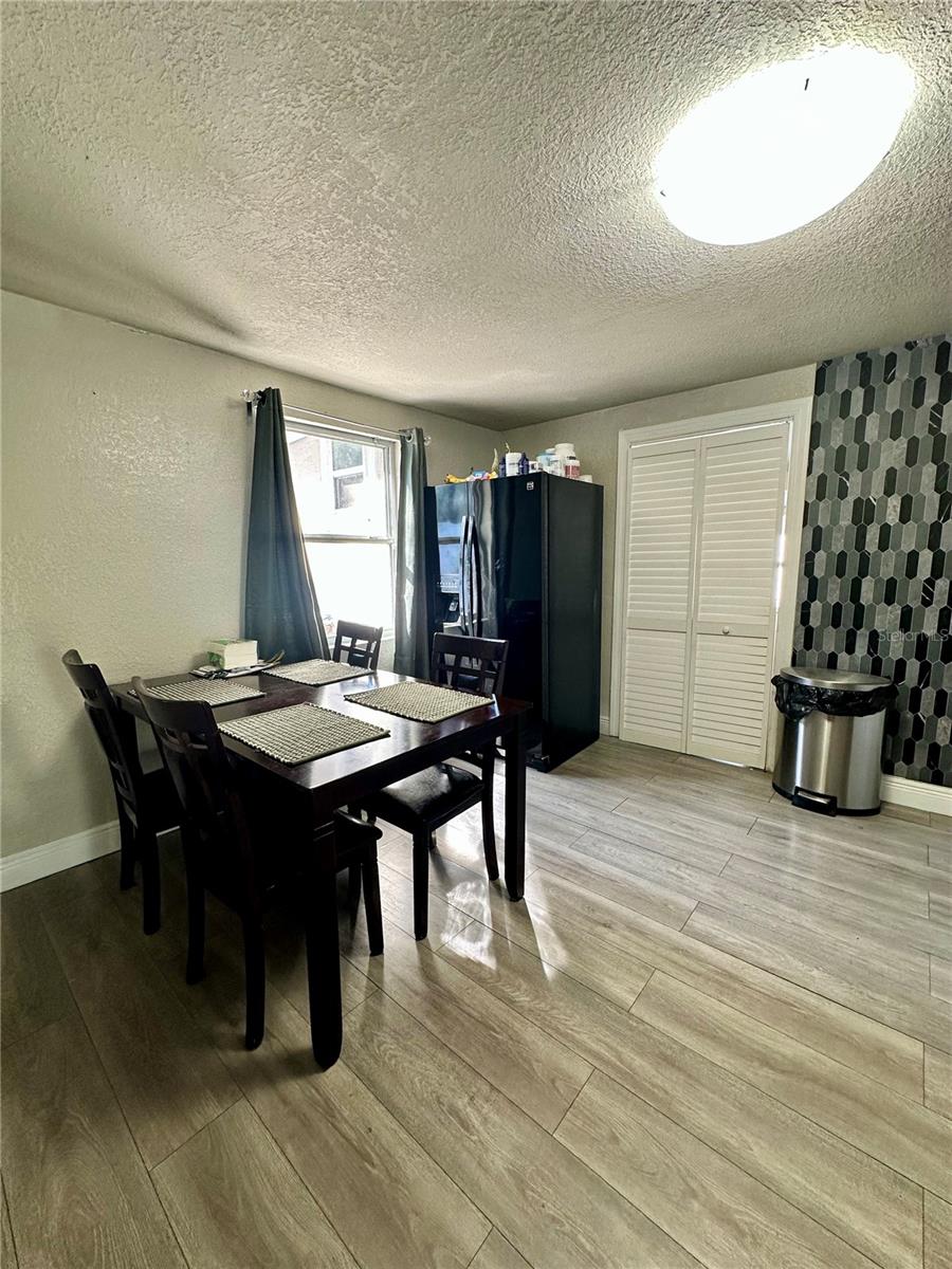 Image 34 of 48 For 2003 Humphrey St