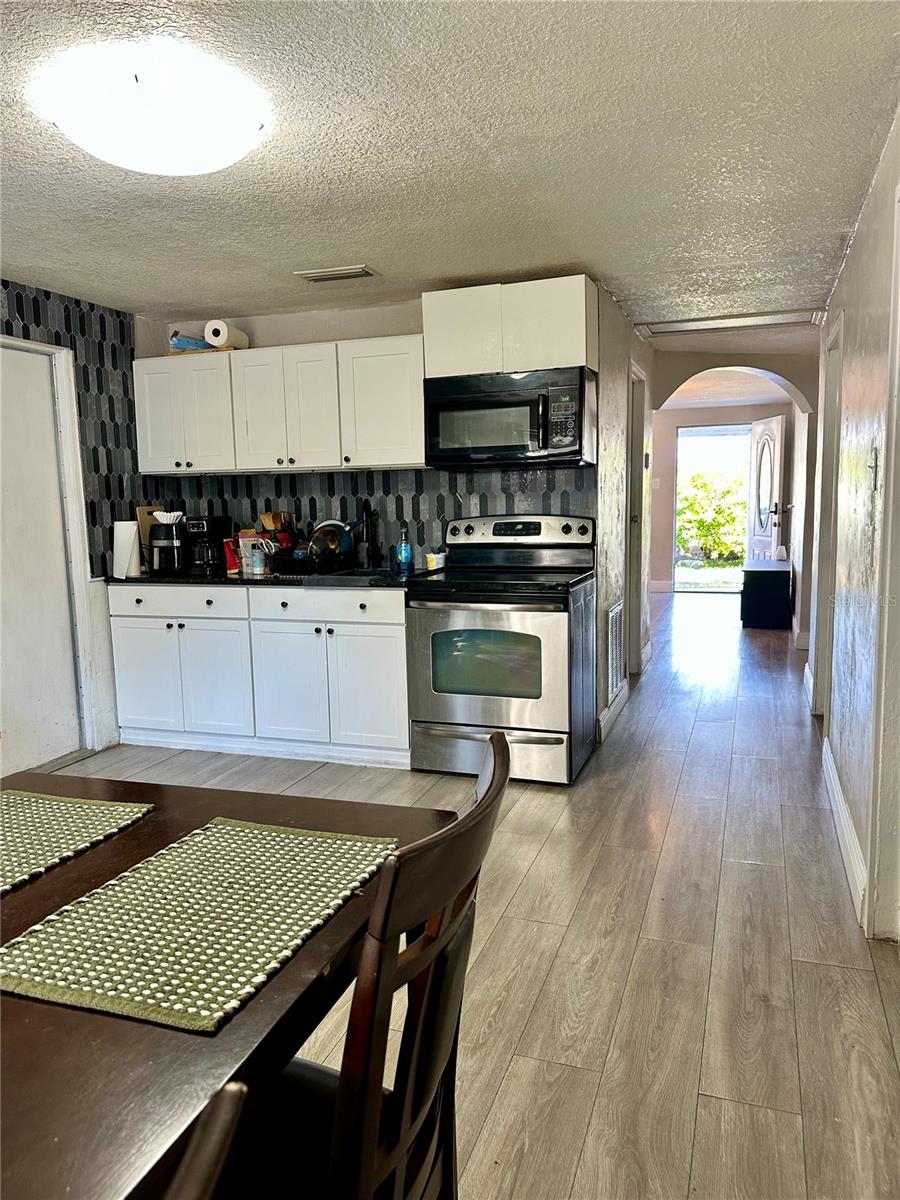 Image 37 of 48 For 2003 Humphrey St