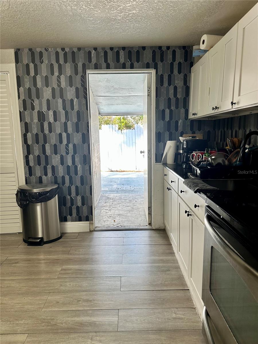 Image 40 of 48 For 2003 Humphrey St