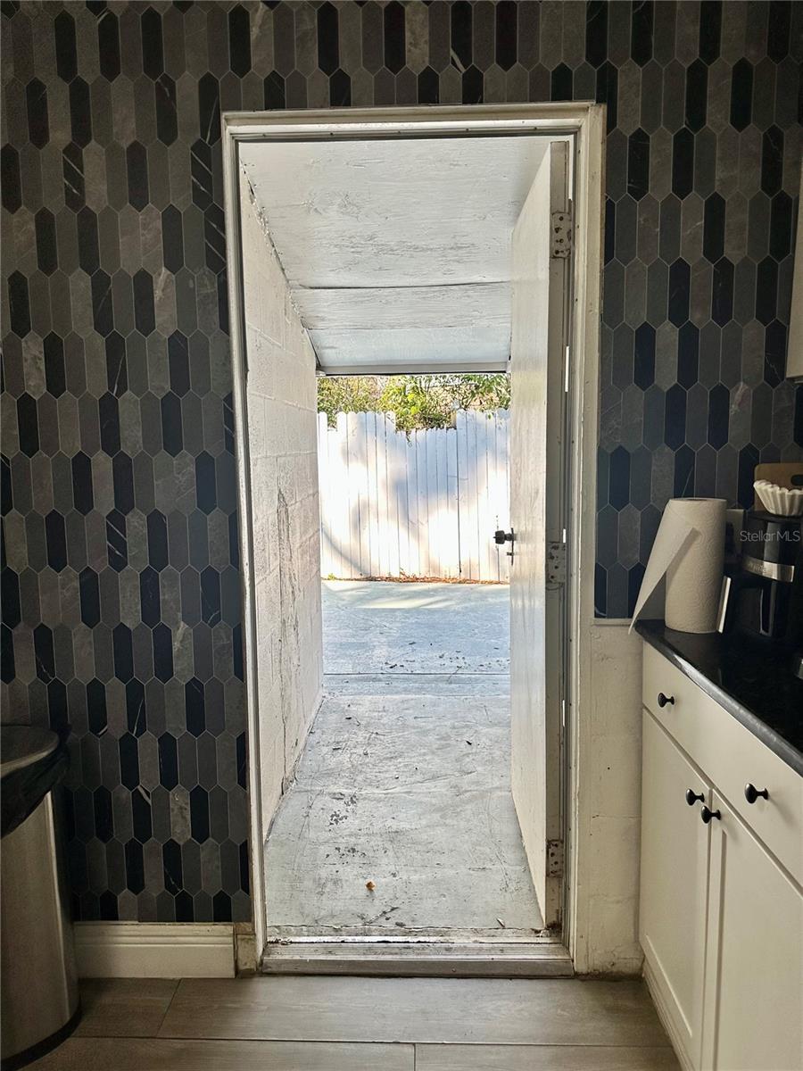 Image 41 of 48 For 2003 Humphrey St