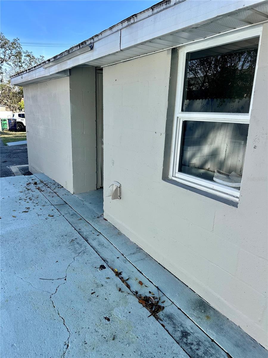 Image 43 of 48 For 2003 Humphrey St