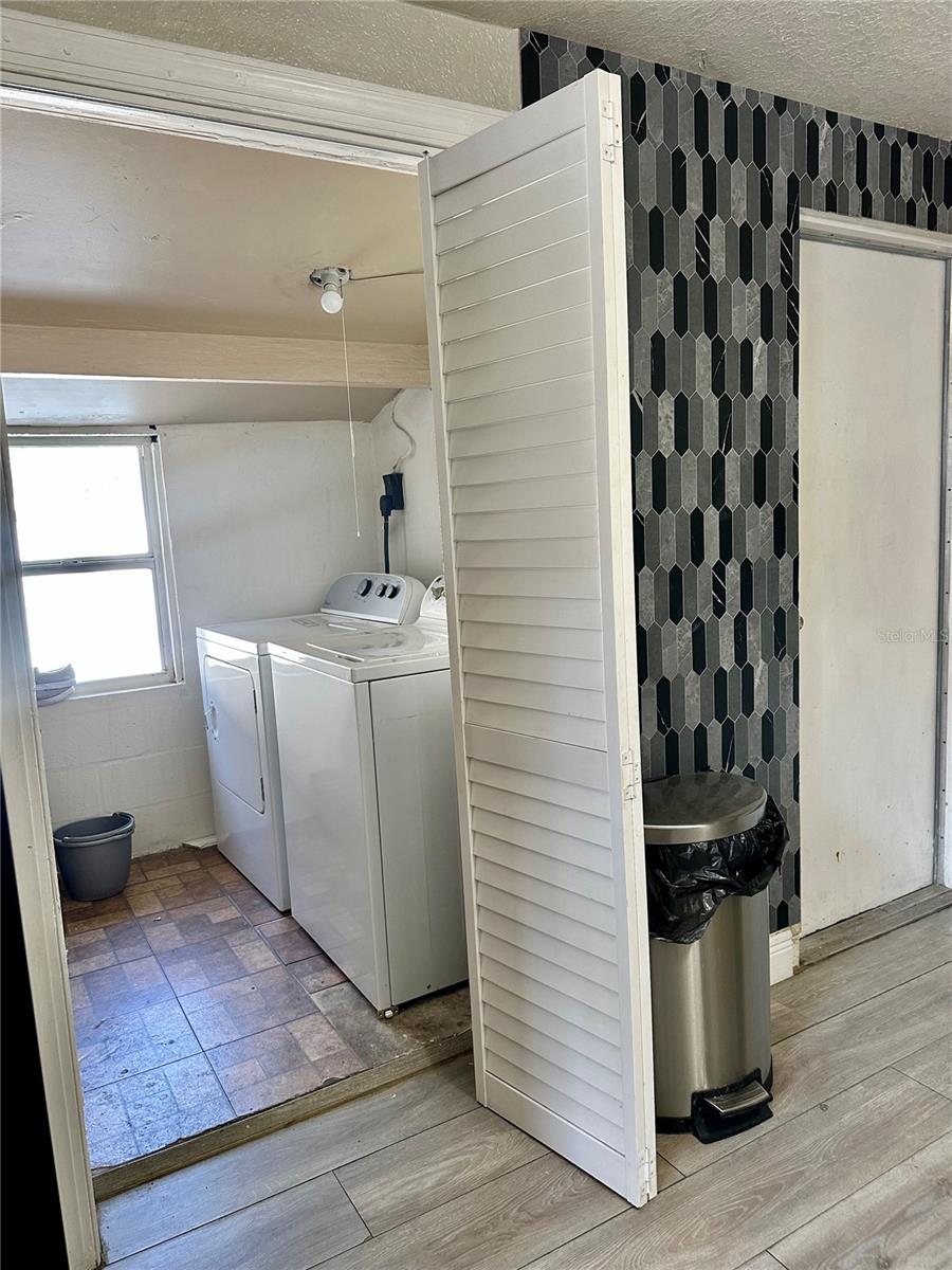 Image 44 of 48 For 2003 Humphrey St