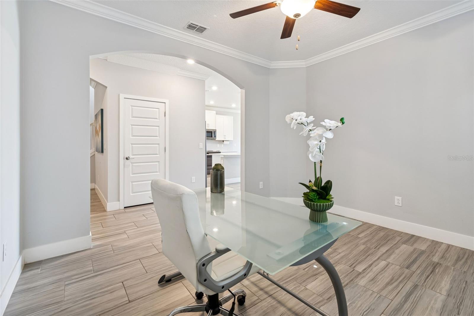 Listing photo id 8 for 9822 Little Bluestem Drive