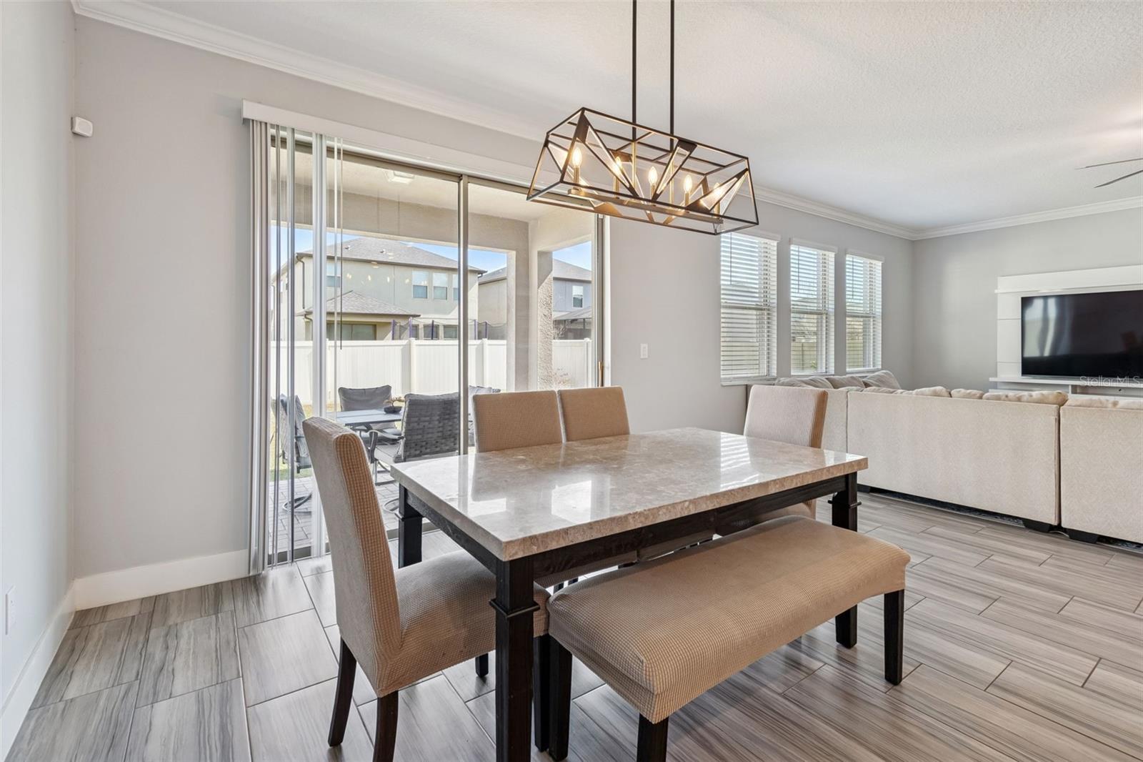 Listing photo id 16 for 9822 Little Bluestem Drive