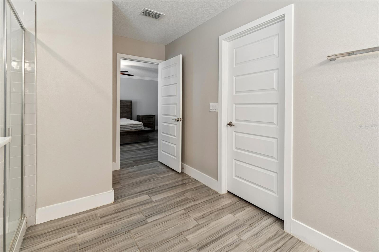 Listing photo id 28 for 9822 Little Bluestem Drive