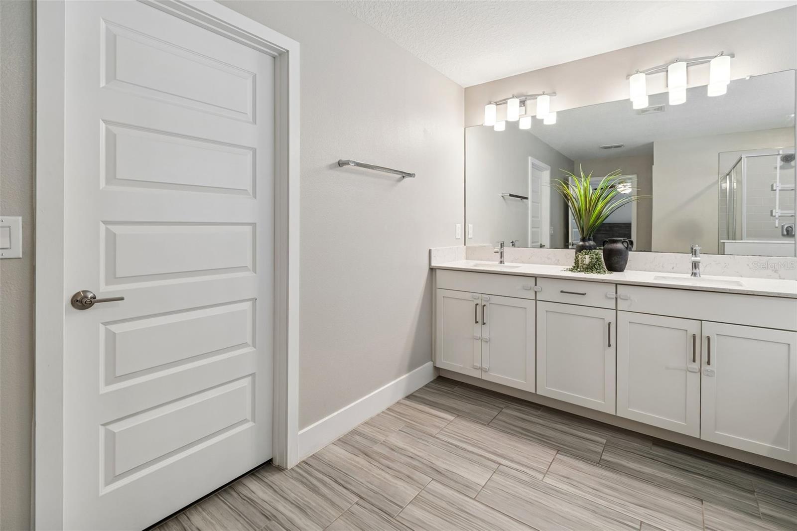 Listing photo id 29 for 9822 Little Bluestem Drive