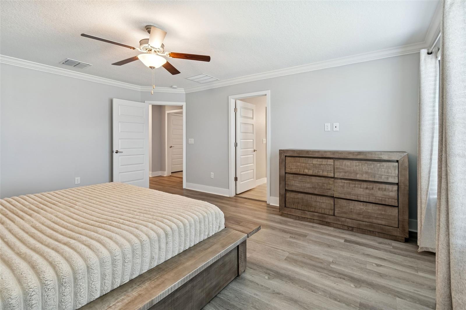 Listing photo id 31 for 9822 Little Bluestem Drive