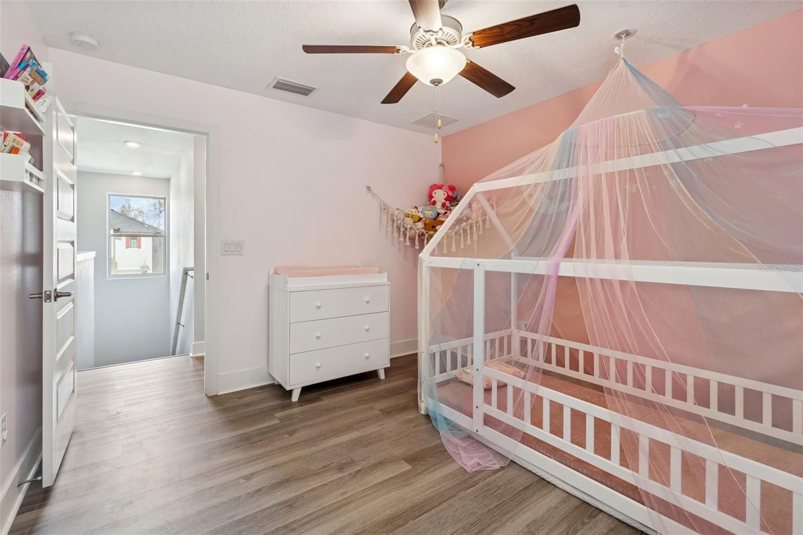 Listing photo id 35 for 9822 Little Bluestem Drive