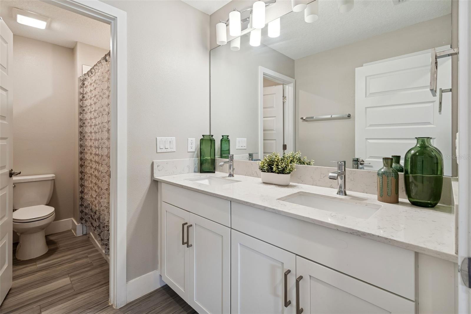 Listing photo id 36 for 9822 Little Bluestem Drive