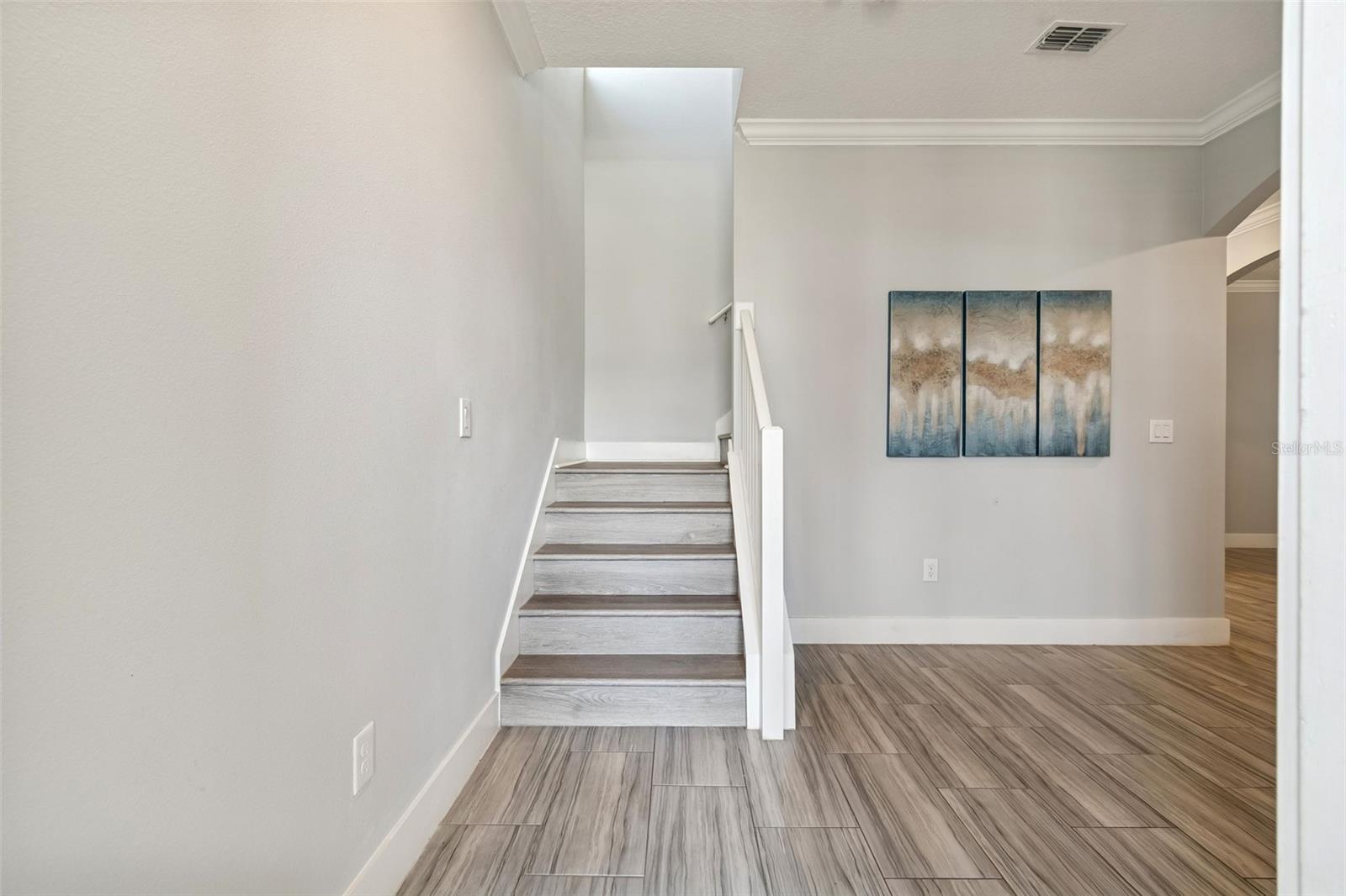 Listing photo id 2 for 9822 Little Bluestem Drive