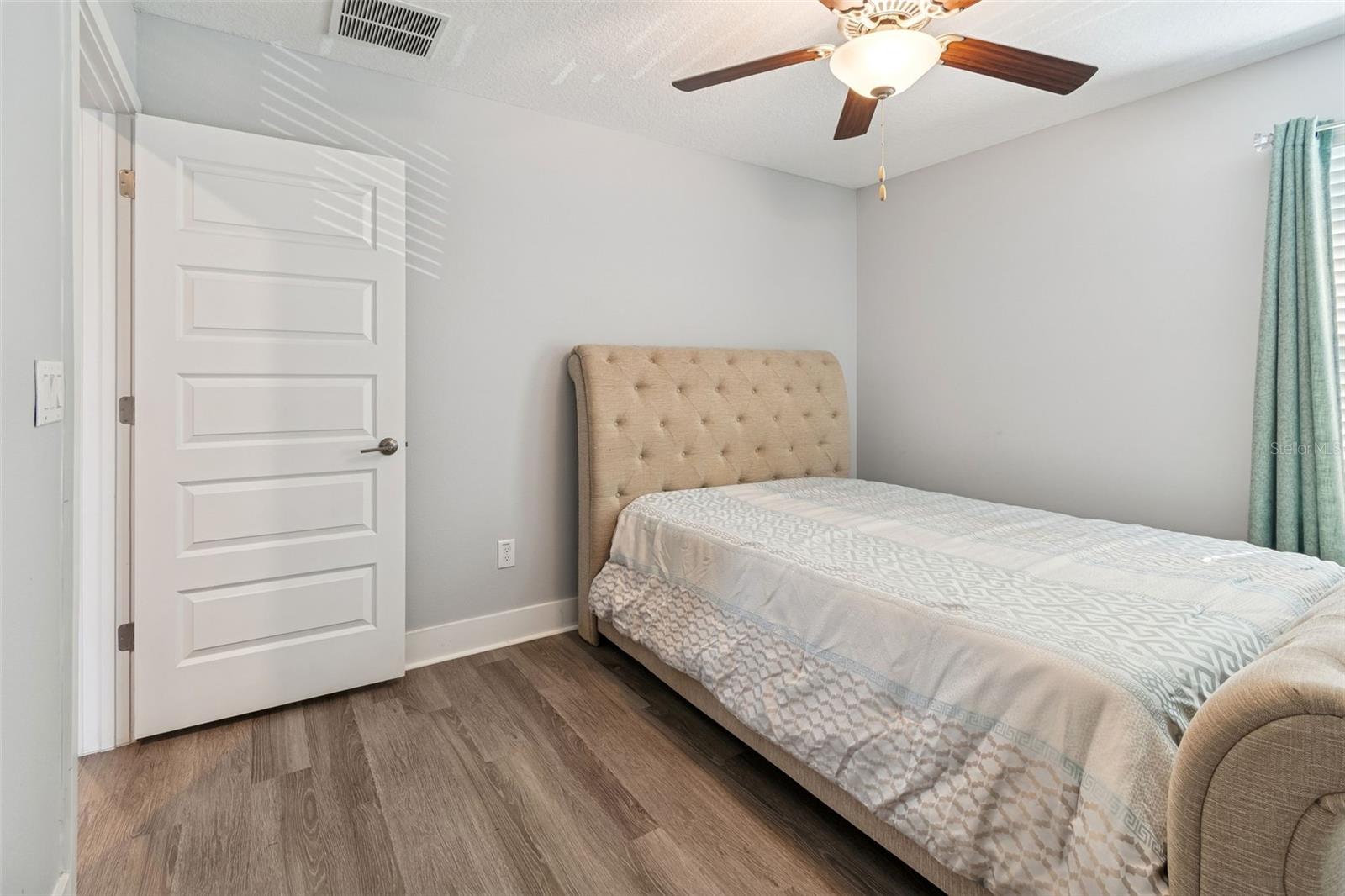 Listing photo id 38 for 9822 Little Bluestem Drive