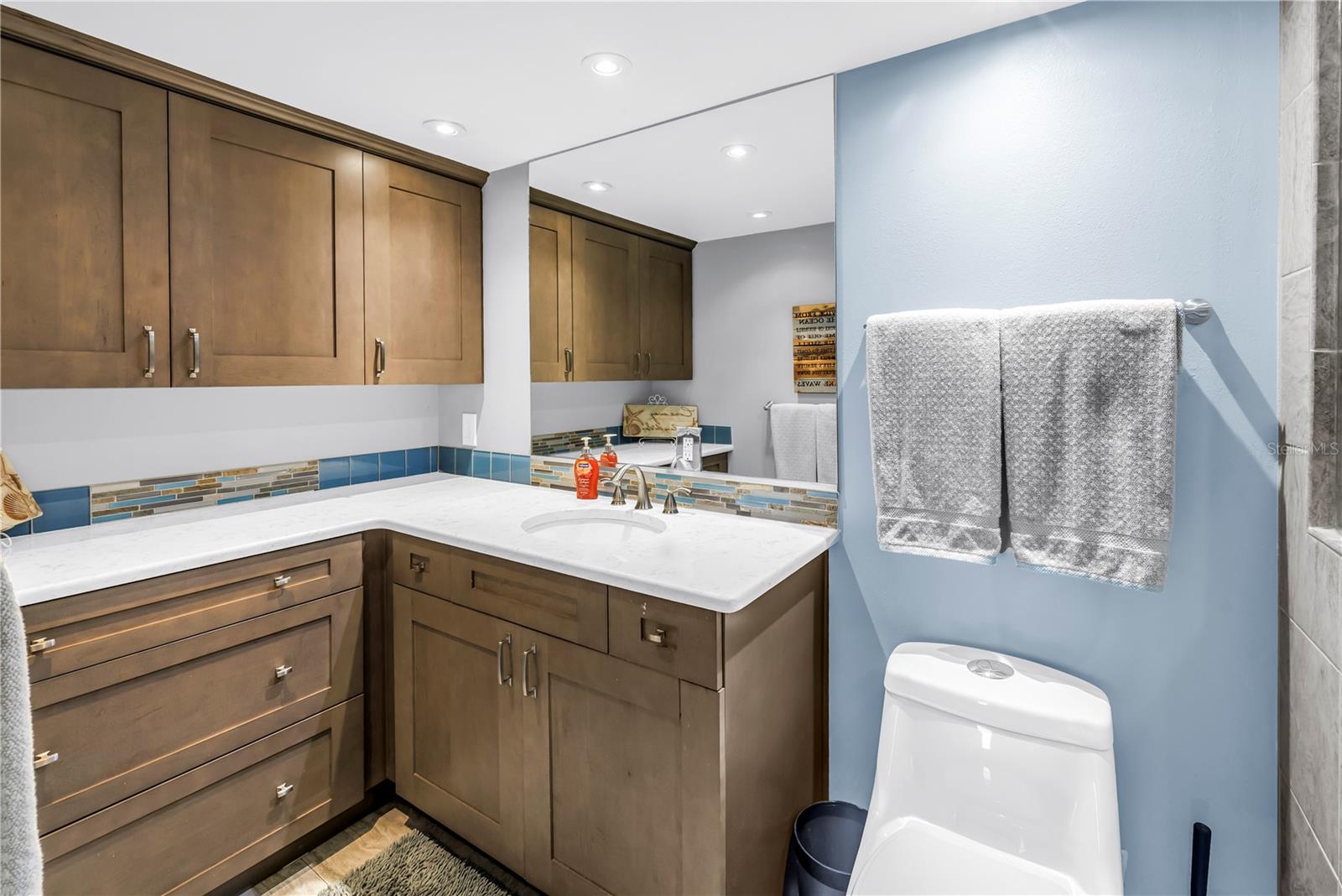 Image 29 of 45 For 9415 Blind Pass Road 803