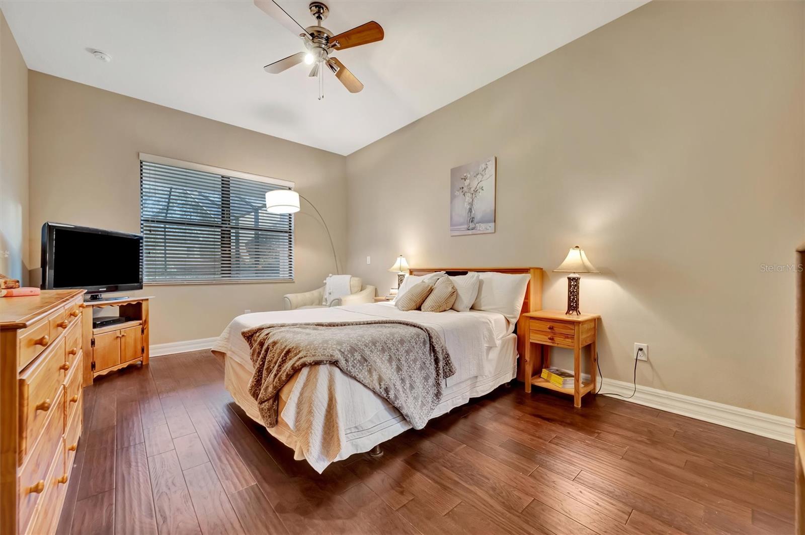 Image 32 of 99 For 15616 Starling Water Drive