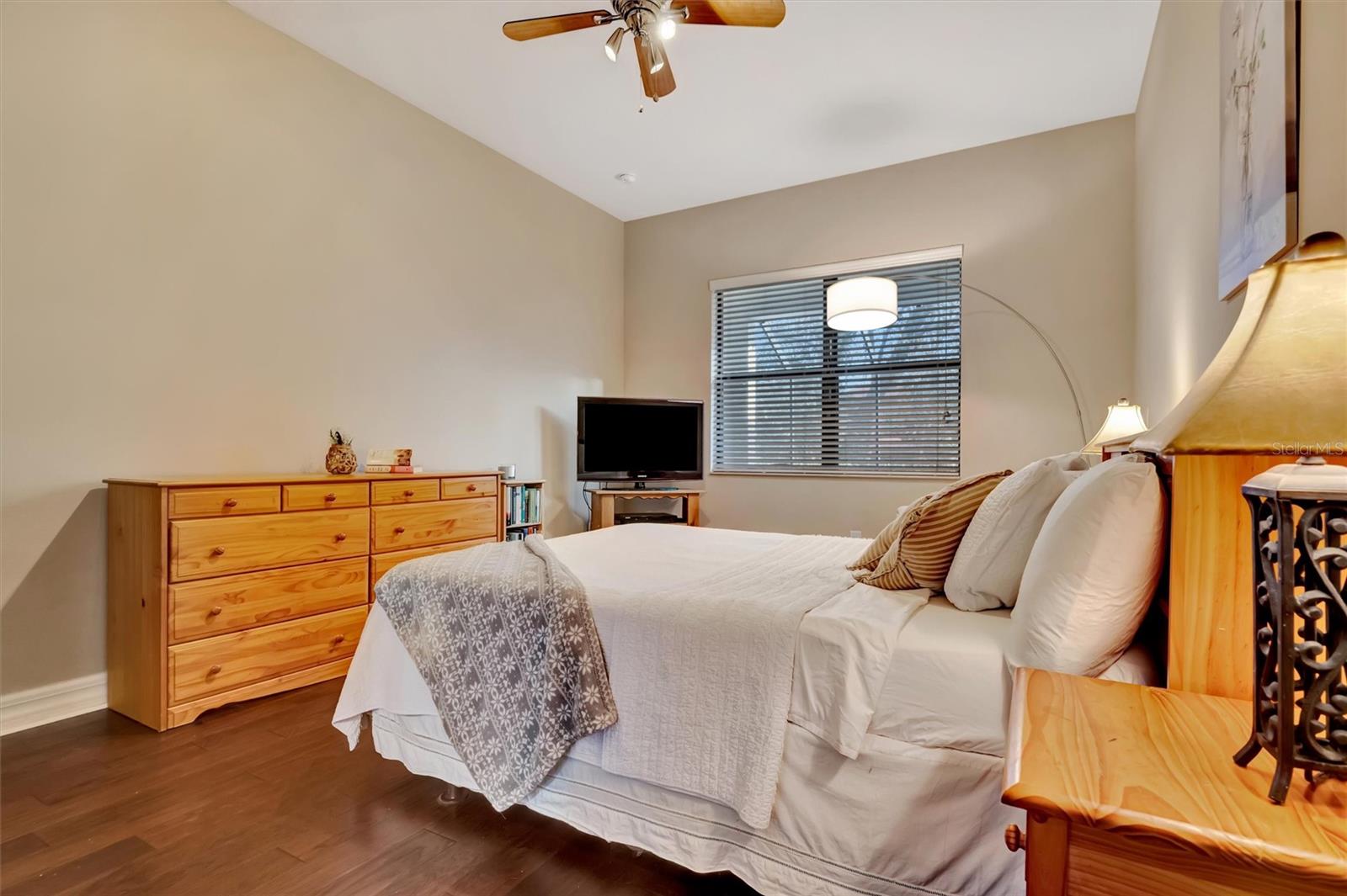 Image 33 of 99 For 15616 Starling Water Drive