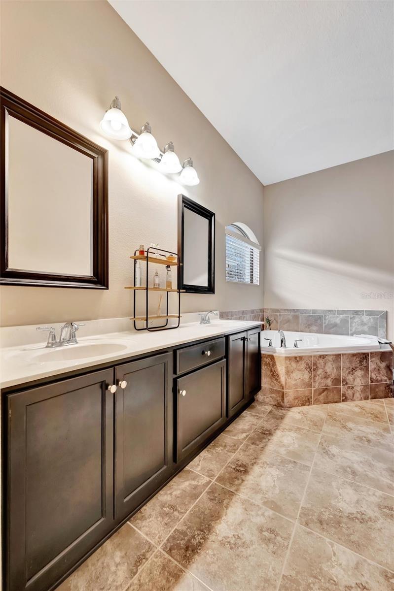 Image 38 of 99 For 15616 Starling Water Drive