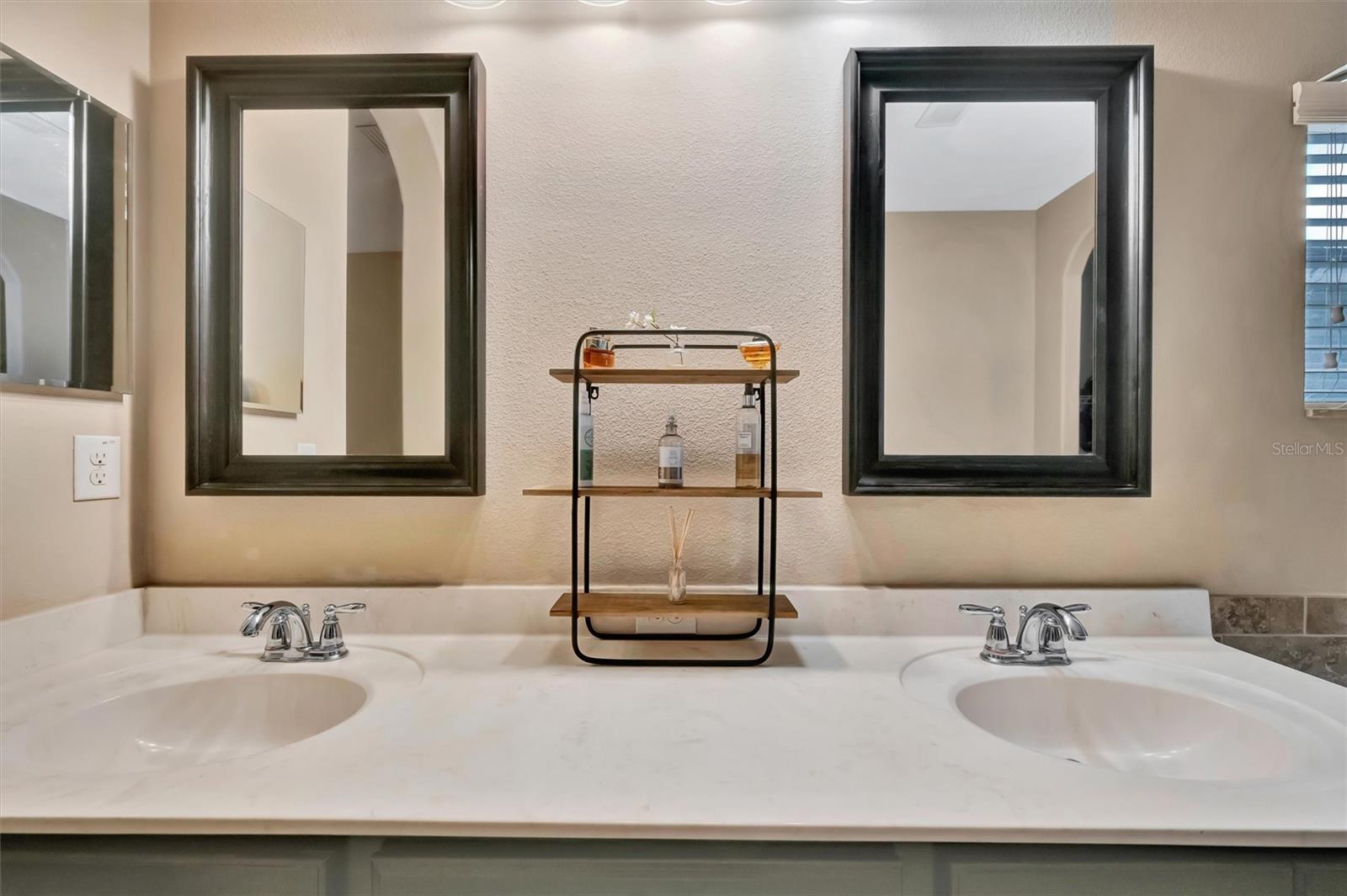 Image 39 of 99 For 15616 Starling Water Drive