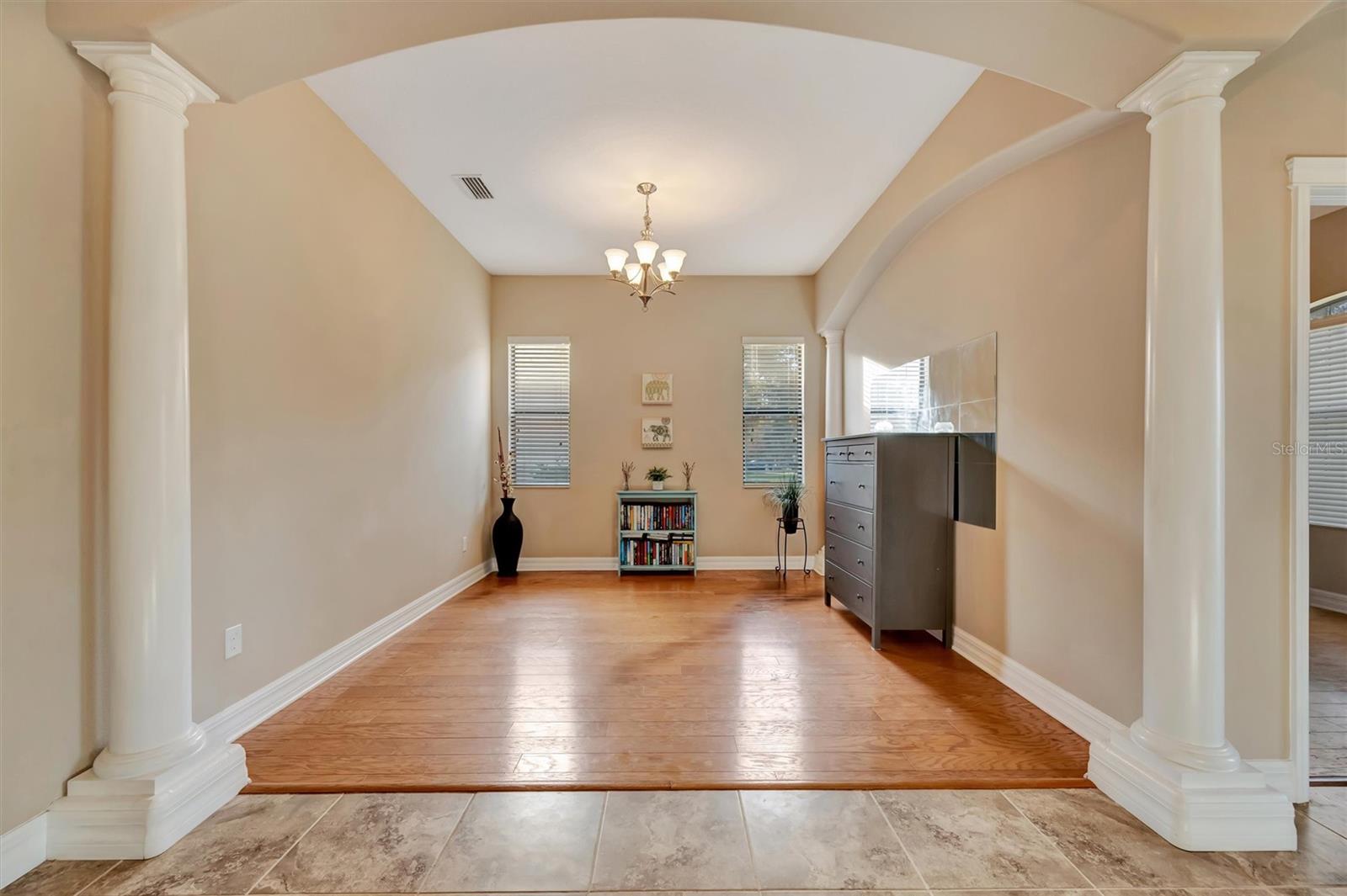 Image 4 of 99 For 15616 Starling Water Drive