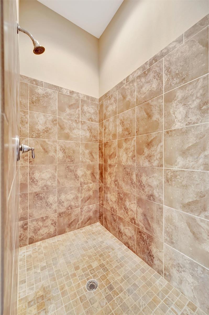 Image 42 of 99 For 15616 Starling Water Drive