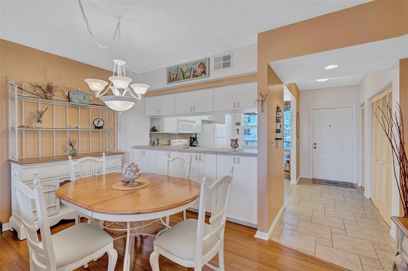 Image 10 of 40 For 6475 Shoreline Drive 5102