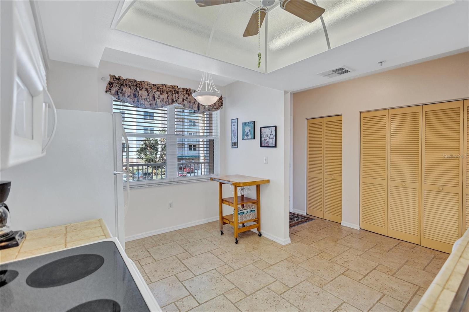 Image 13 of 40 For 6475 Shoreline Drive 5102