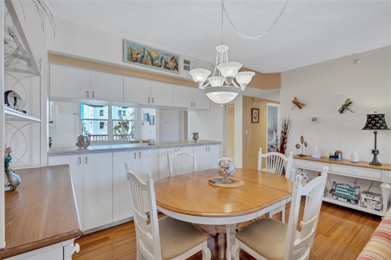 Image 15 of 40 For 6475 Shoreline Drive 5102