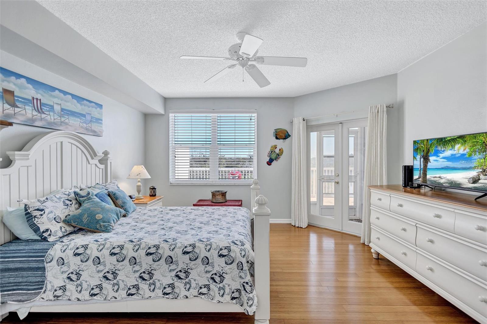 Image 17 of 40 For 6475 Shoreline Drive 5102