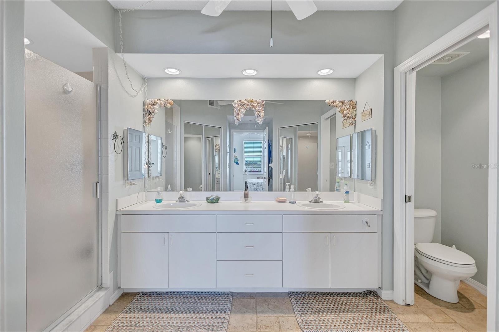 Image 21 of 40 For 6475 Shoreline Drive 5102