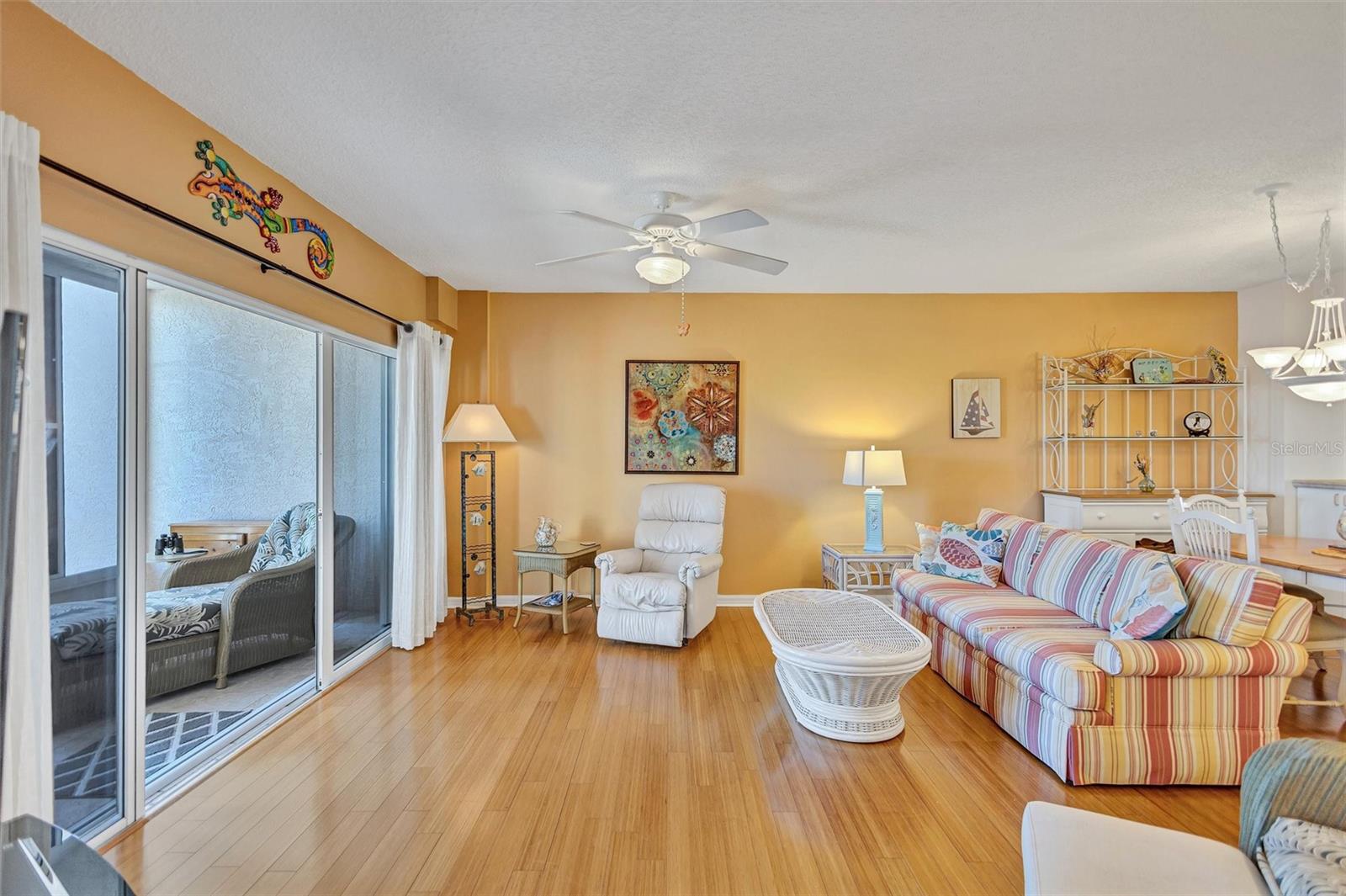 Image 7 of 40 For 6475 Shoreline Drive 5102