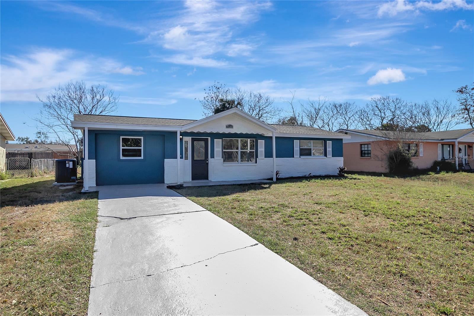 Listing photo id 0 for 7534 Galahad Road