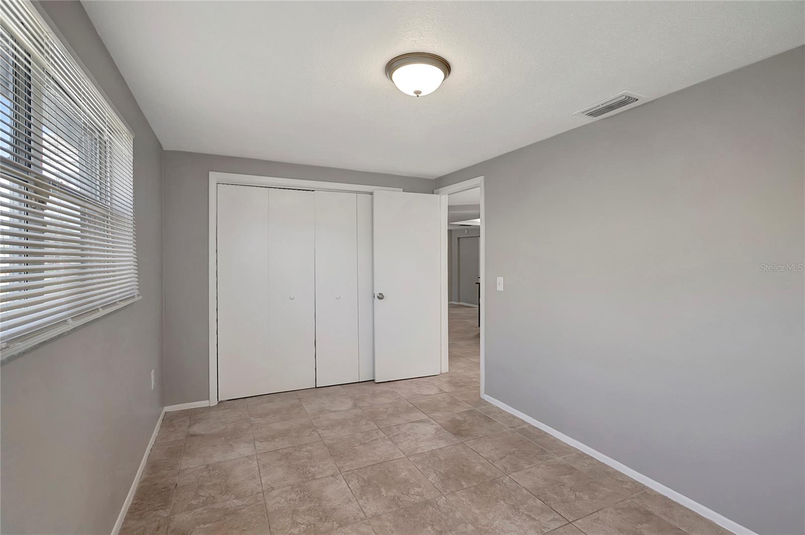 Listing photo id 18 for 7534 Galahad Road