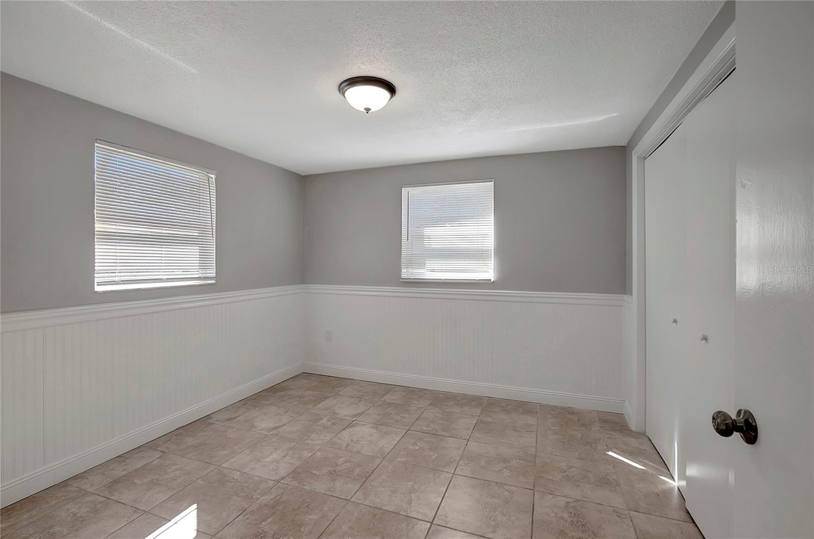 Listing photo id 19 for 7534 Galahad Road