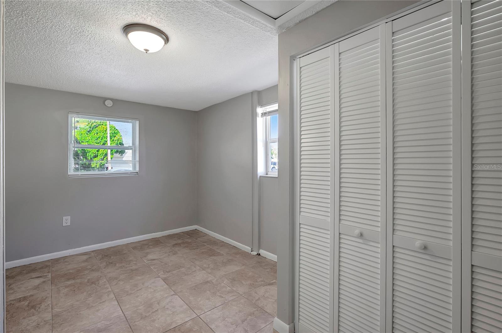 Listing photo id 24 for 7534 Galahad Road