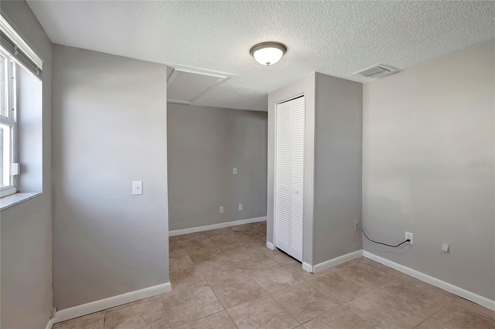 Listing photo id 26 for 7534 Galahad Road