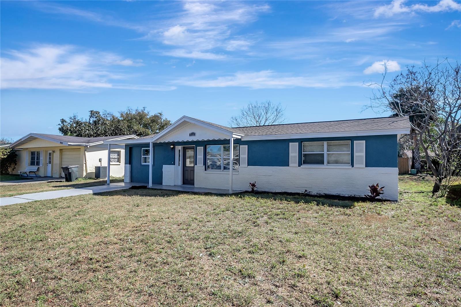 Listing photo id 1 for 7534 Galahad Road