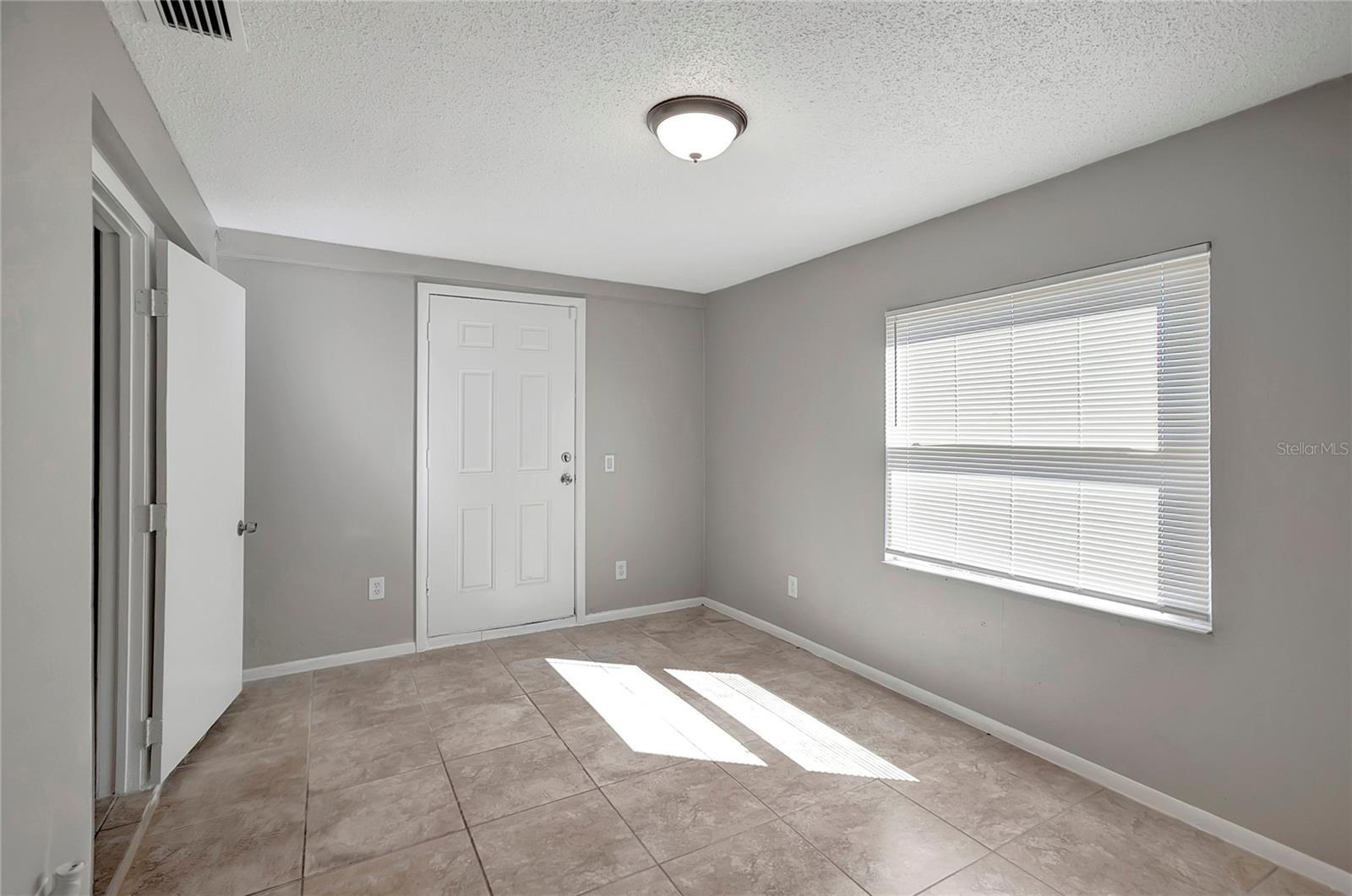 Listing photo id 29 for 7534 Galahad Road