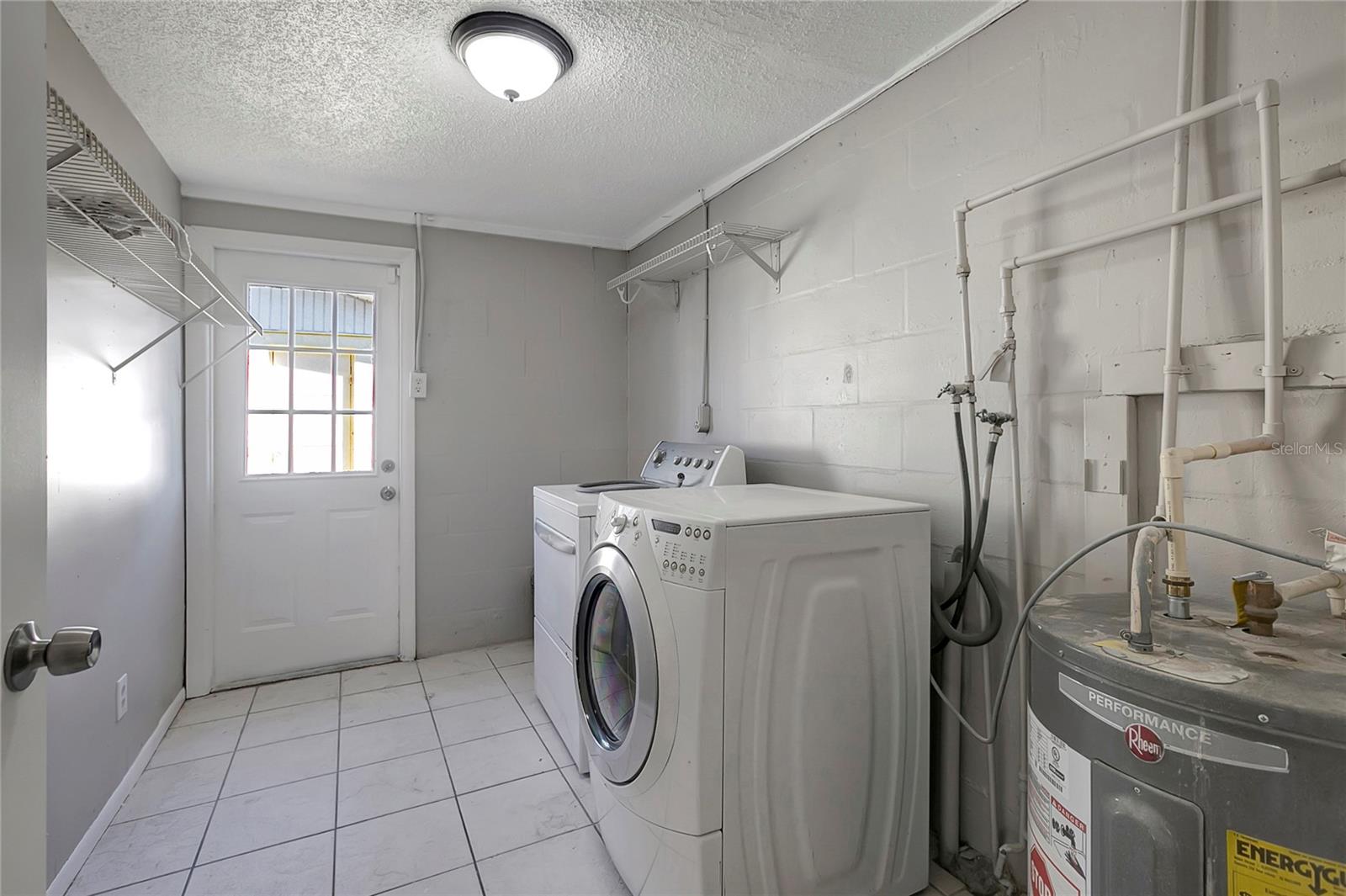 Listing photo id 31 for 7534 Galahad Road